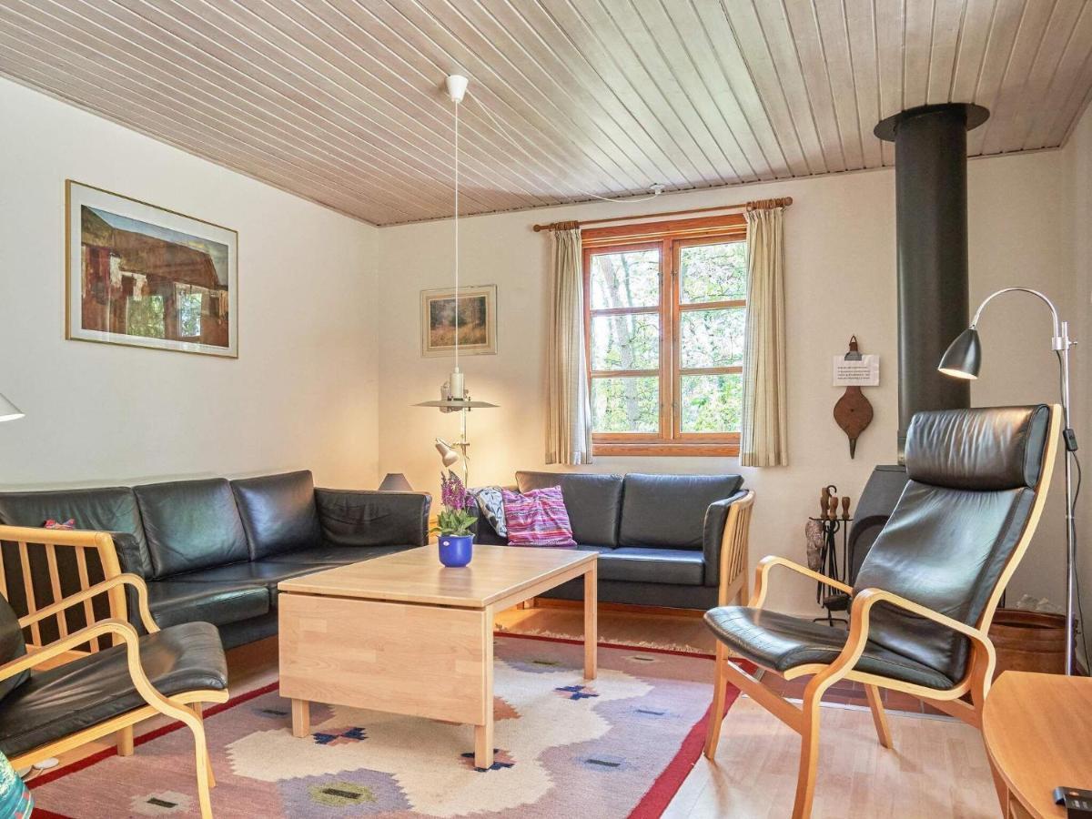 Three-Bedroom Holiday Home In Ronne 4 Экстерьер фото