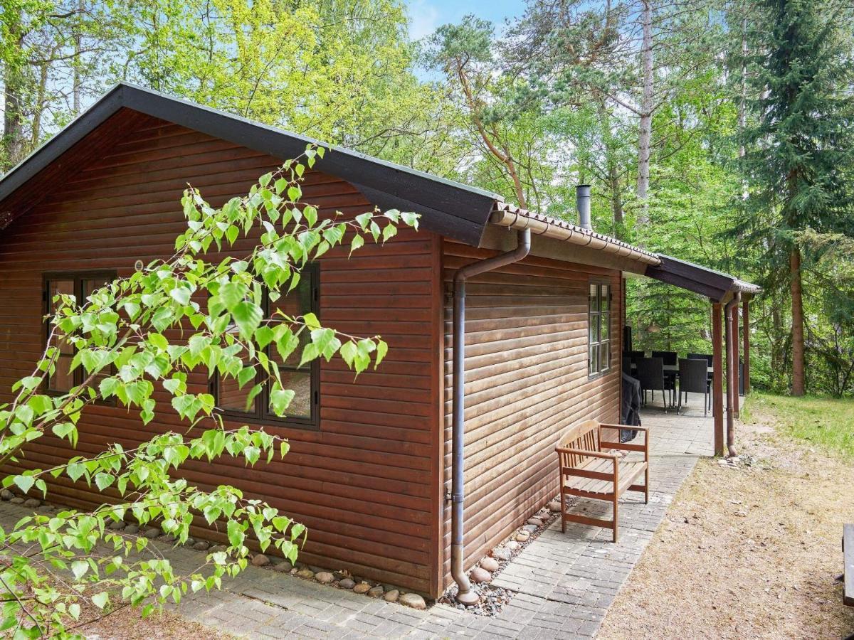 Three-Bedroom Holiday Home In Ronne 4 Экстерьер фото